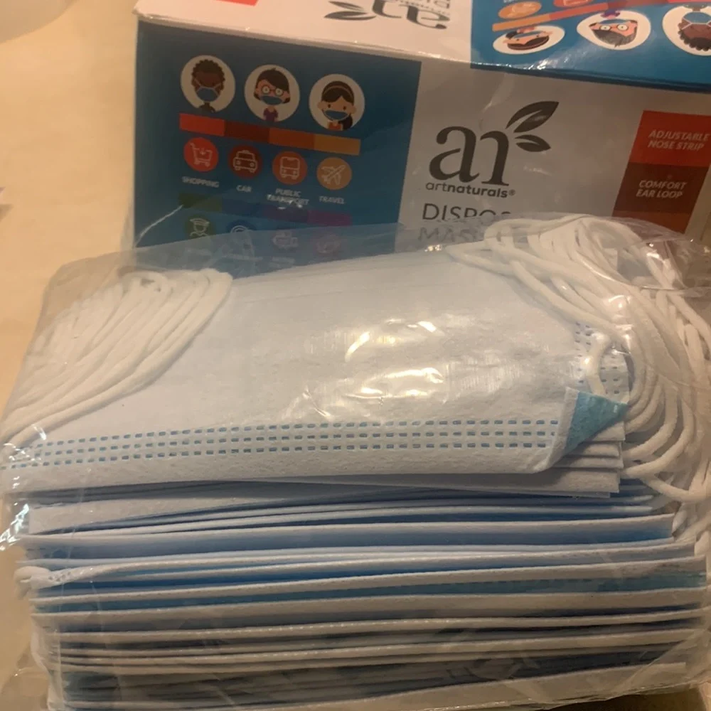 NWOT Artnaturals Disposable Kids Mask Not for Medical Use 50count.